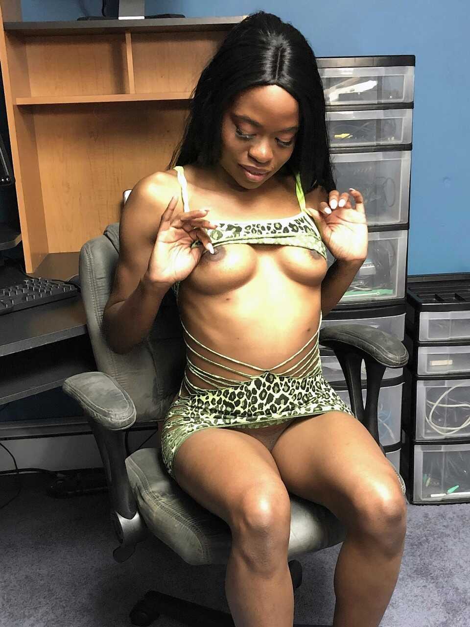 Skinny black Ebony Melody Cummings gets a creampie from Logan Drake in the office bathroom - Logan Drake, Melody Cummings