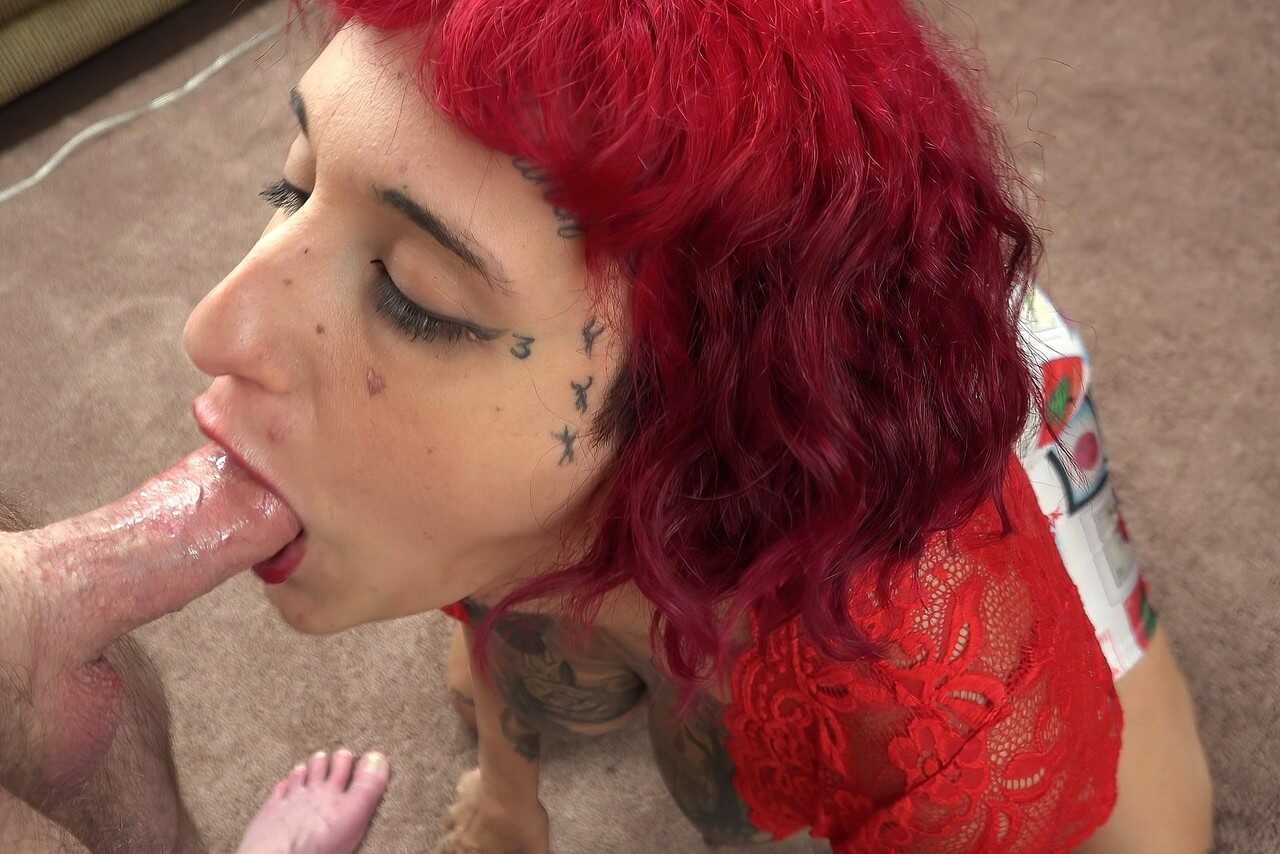 Redheaded Gia Lovely Deepthroats a Huge Cock while Displaying Her Inked Body - Gia Lovely, Logan Drake