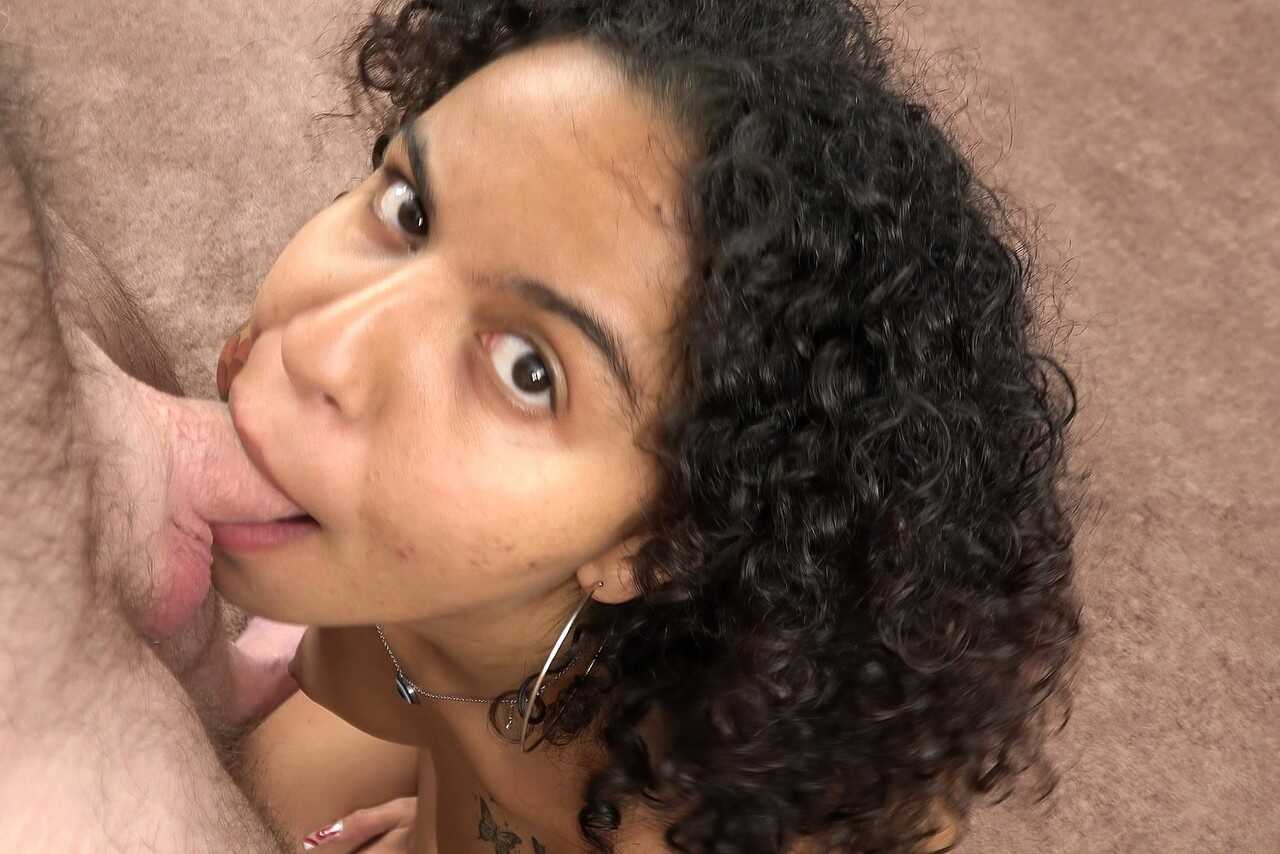Curly-haired Latina Veronica Johnson peels at a casting & blows a white rod for Alix Avery and Logan Drake - Alix Aver...