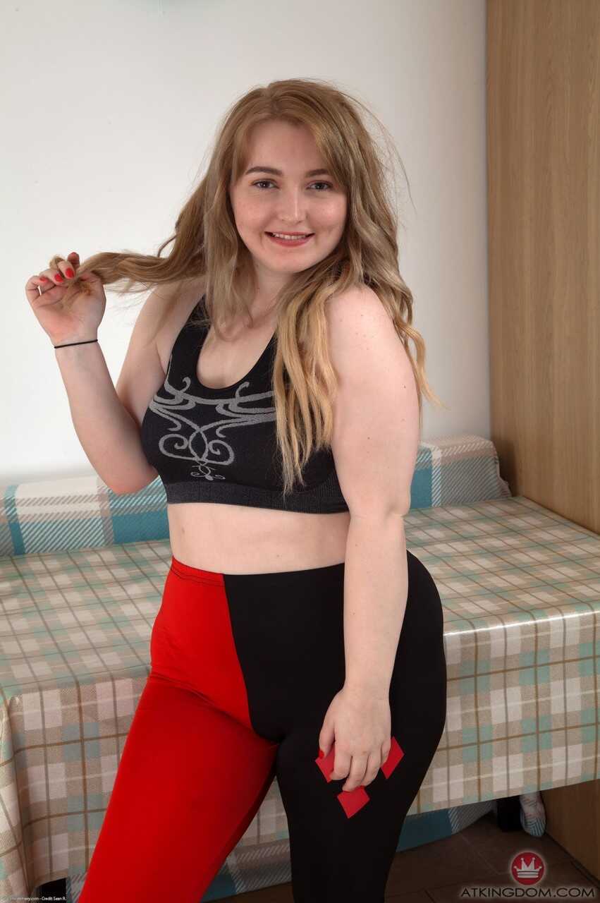 Chubby amateur Cameron strips naked and spreads her hairy pussy wide, exposing her extreme natural bush! - Cameron