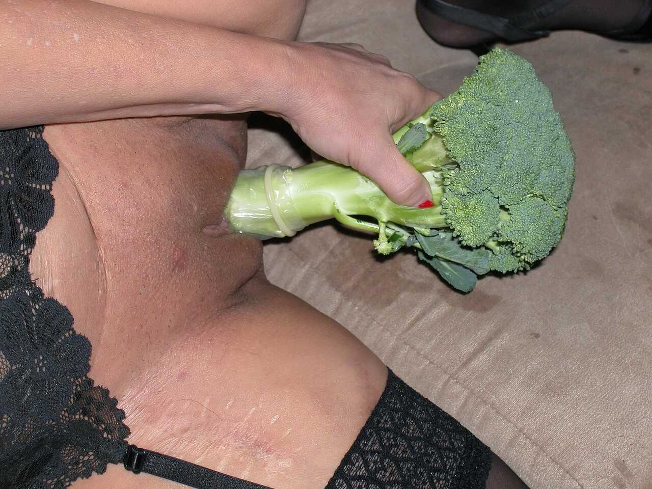 Mature Vixen Veggies, Naughty Maid Masturbates Kinky Solo - 