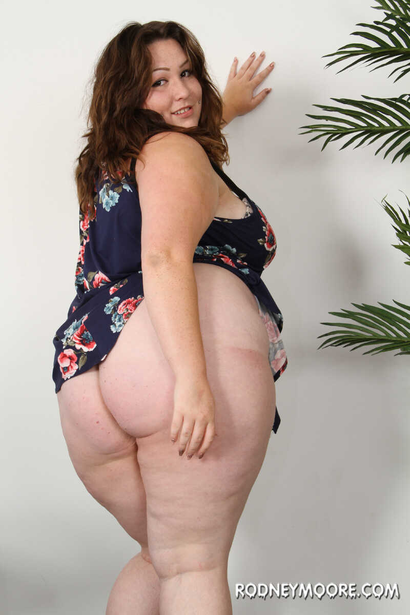 Curly-haired Aleah Paris spreads her fat ass in high heels for a sexy upskirt view - Aleah Paris
