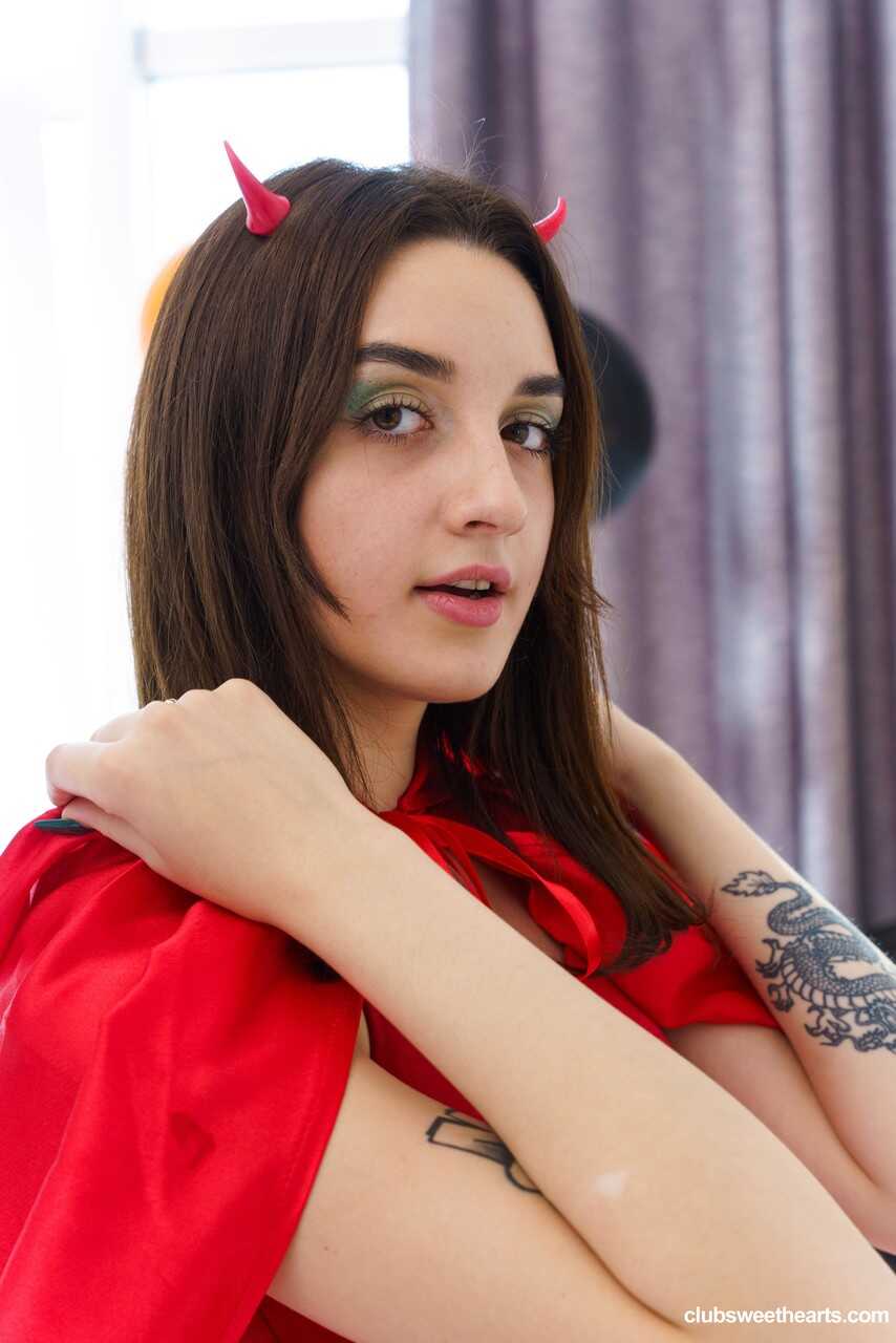 Eva Tender, Club Sweetheart Steamy Makeout in the VIP Room! - Eva Tender