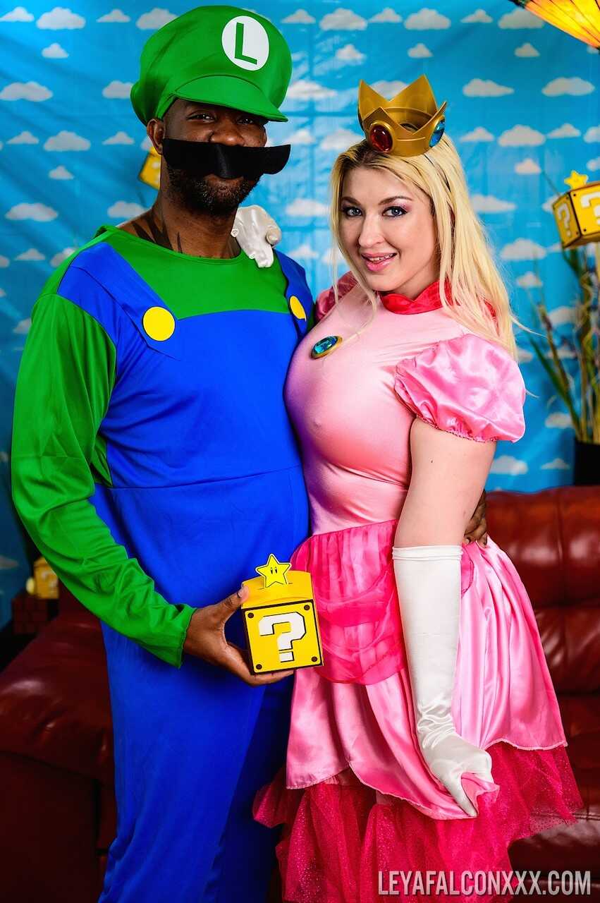 Leya's Naughty Plumber Fantasy Curvy Blonde MILF in Sexy Super Mario Cosplay Gets Blacked Hard by Strong and Muscular...