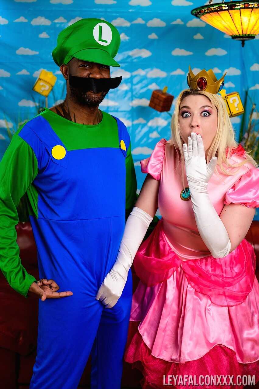 Leya's Naughty Plumber Fantasy Curvy Blonde MILF in Sexy Super Mario Cosplay Gets Blacked Hard by Strong and Muscular...