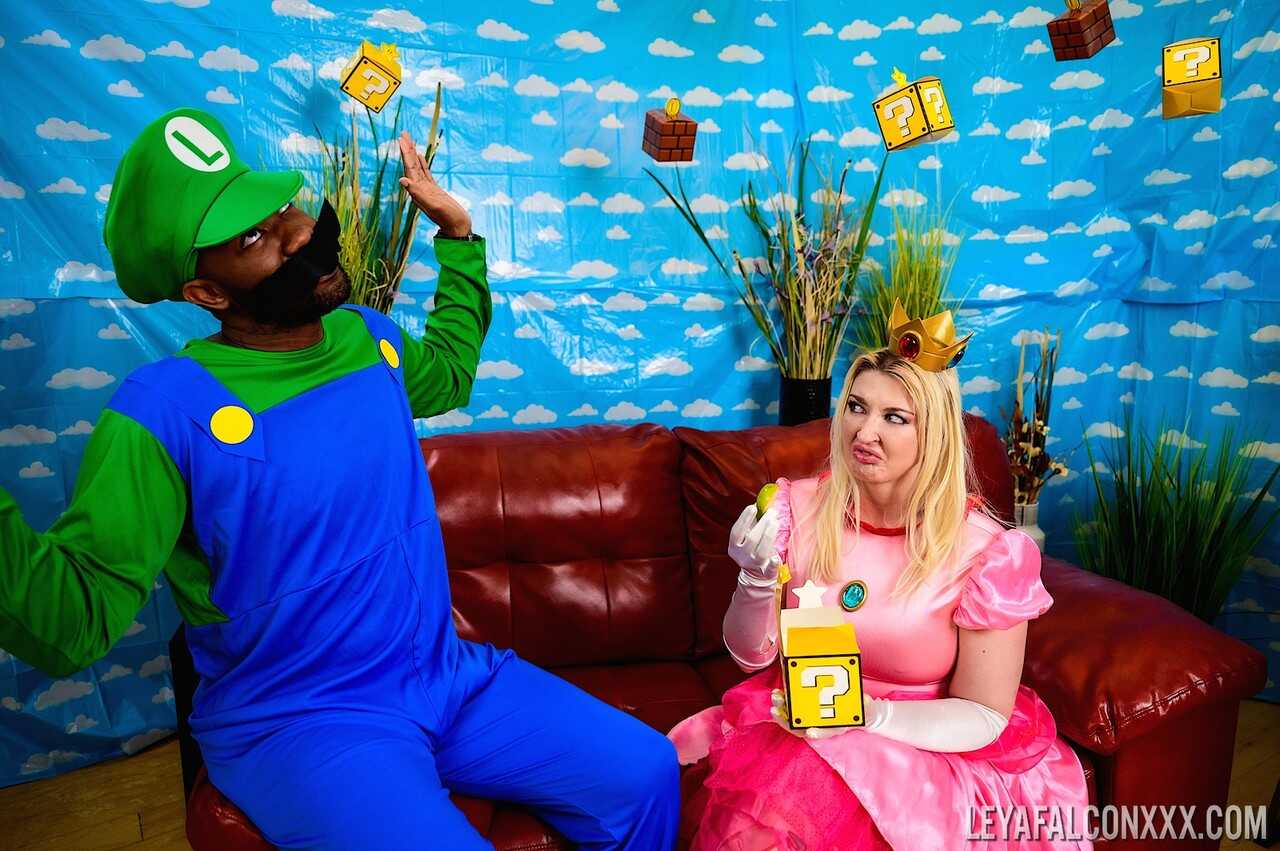 Leya's Naughty Plumber Fantasy Curvy Blonde MILF in Sexy Super Mario Cosplay Gets Blacked Hard by Strong and Muscular...
