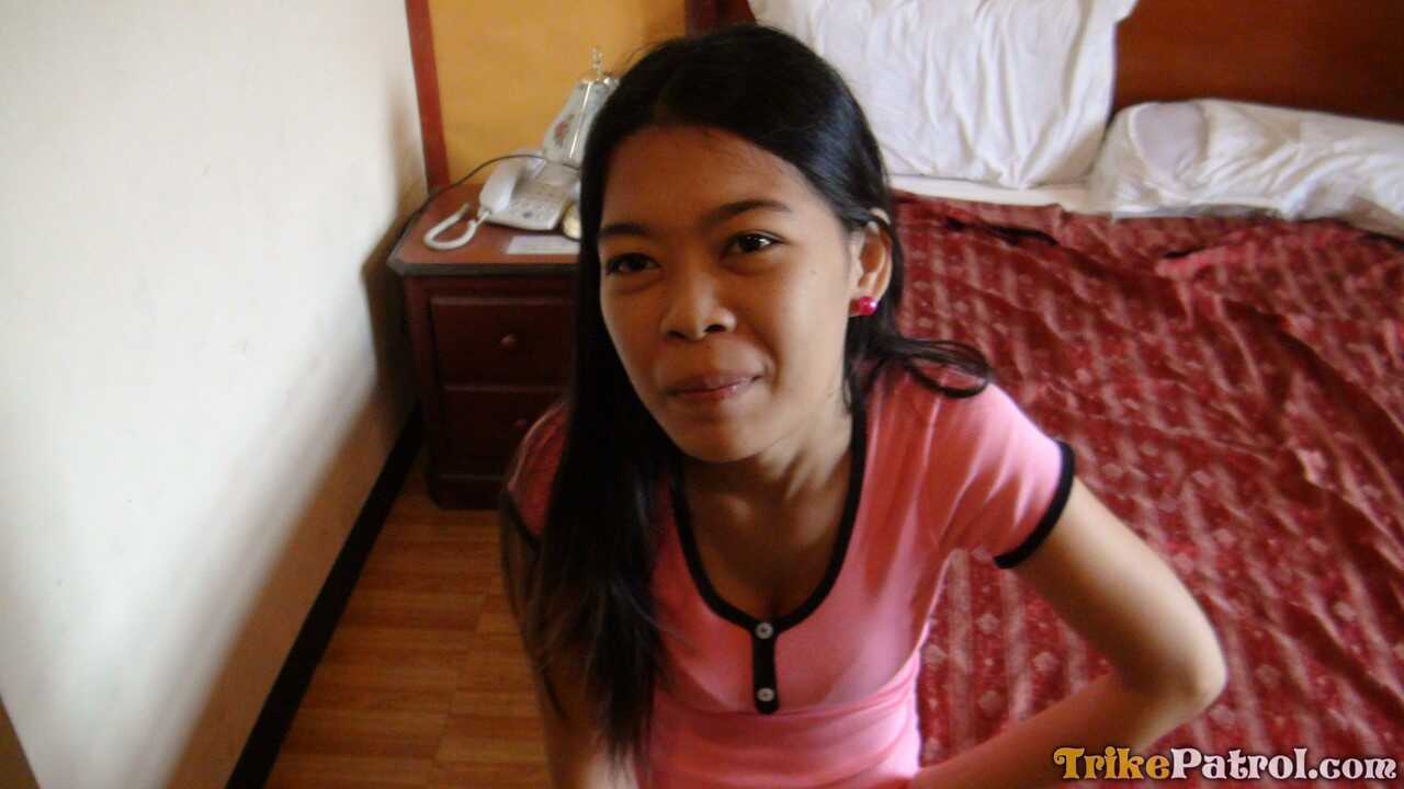 Short Filipina Marie Espino gets nailed by her hot date in the hotel room! - Marie Espino