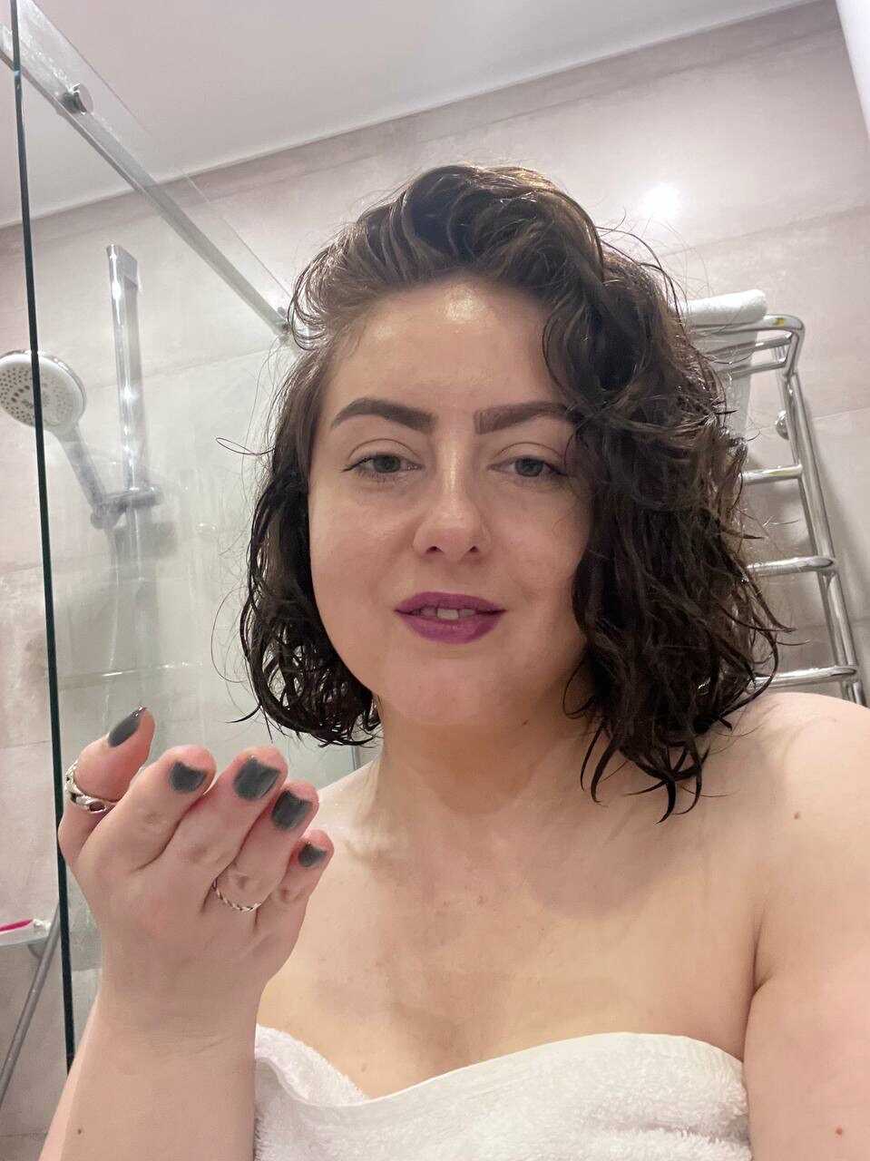 Chubby Kristi KKK's Luscious Body Gets Dirty in the Shower - 