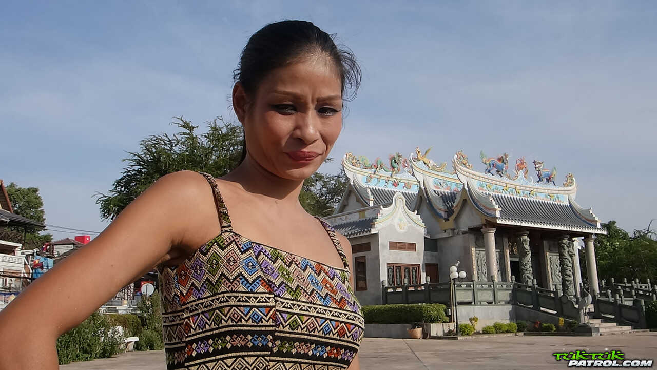 Natural Filipino Beauty Gets Struck by a Secret Admirer on the First Date - Sook