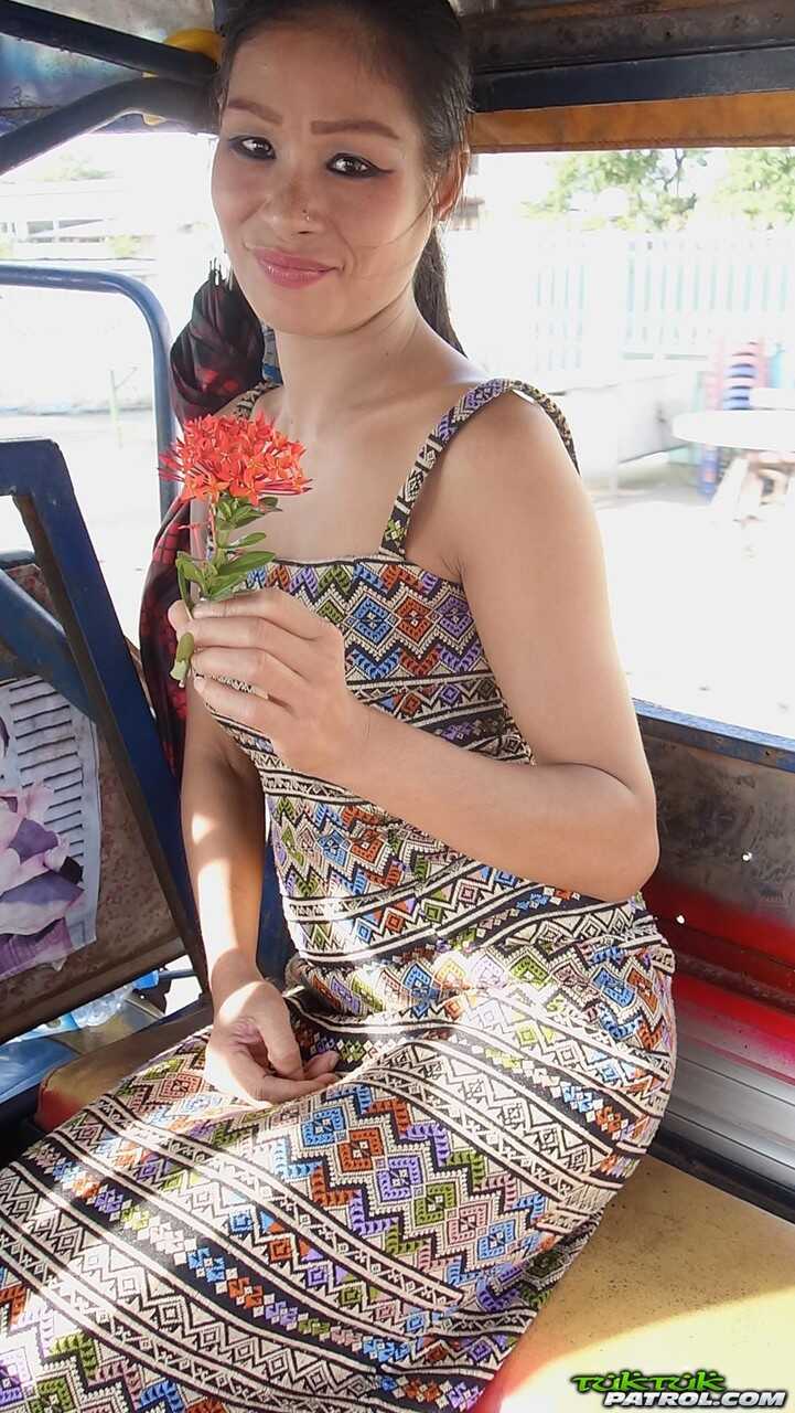 Natural Filipino Beauty Gets Struck by a Secret Admirer on the First Date - Sook