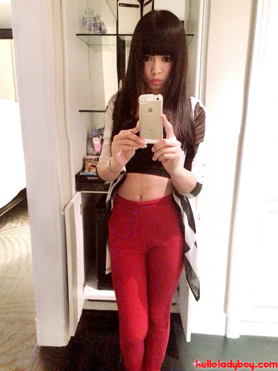 Yummy Yammy's Solo Compilation: A Sizzling Showcase of Sexy Shemale Goodness! - 