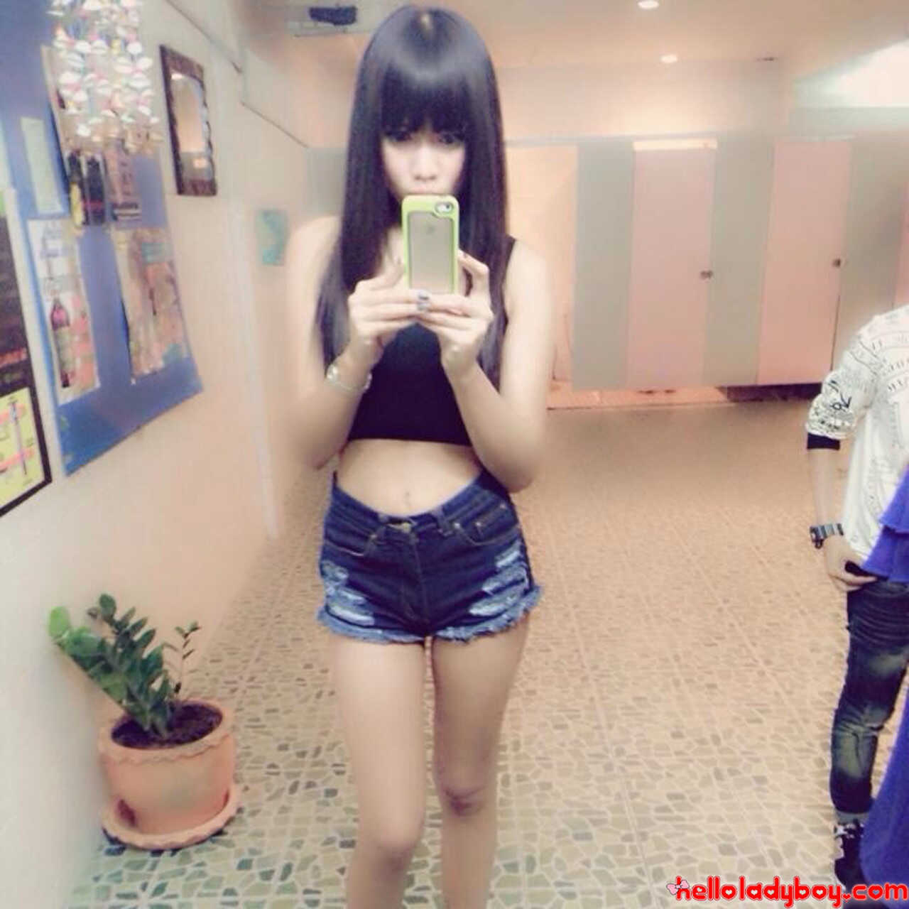 Yummy Yammy's Solo Compilation: A Sizzling Showcase of Sexy Shemale Goodness! - 