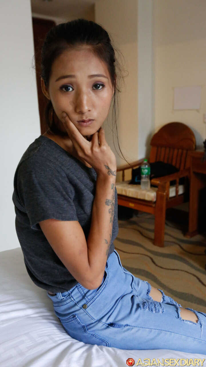 Asian Beauty Plays the Piano as She Creams all Over the Keys in a Hairy, HOTEL HARDCORE SESSION - Piano