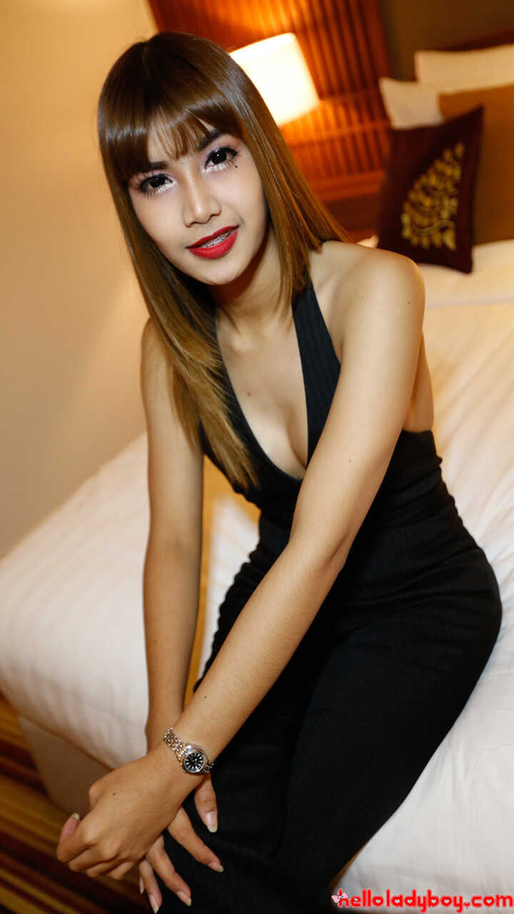 Asian Beauty Unveils Her Tight Shemale Body During A Seductive Striptease - 