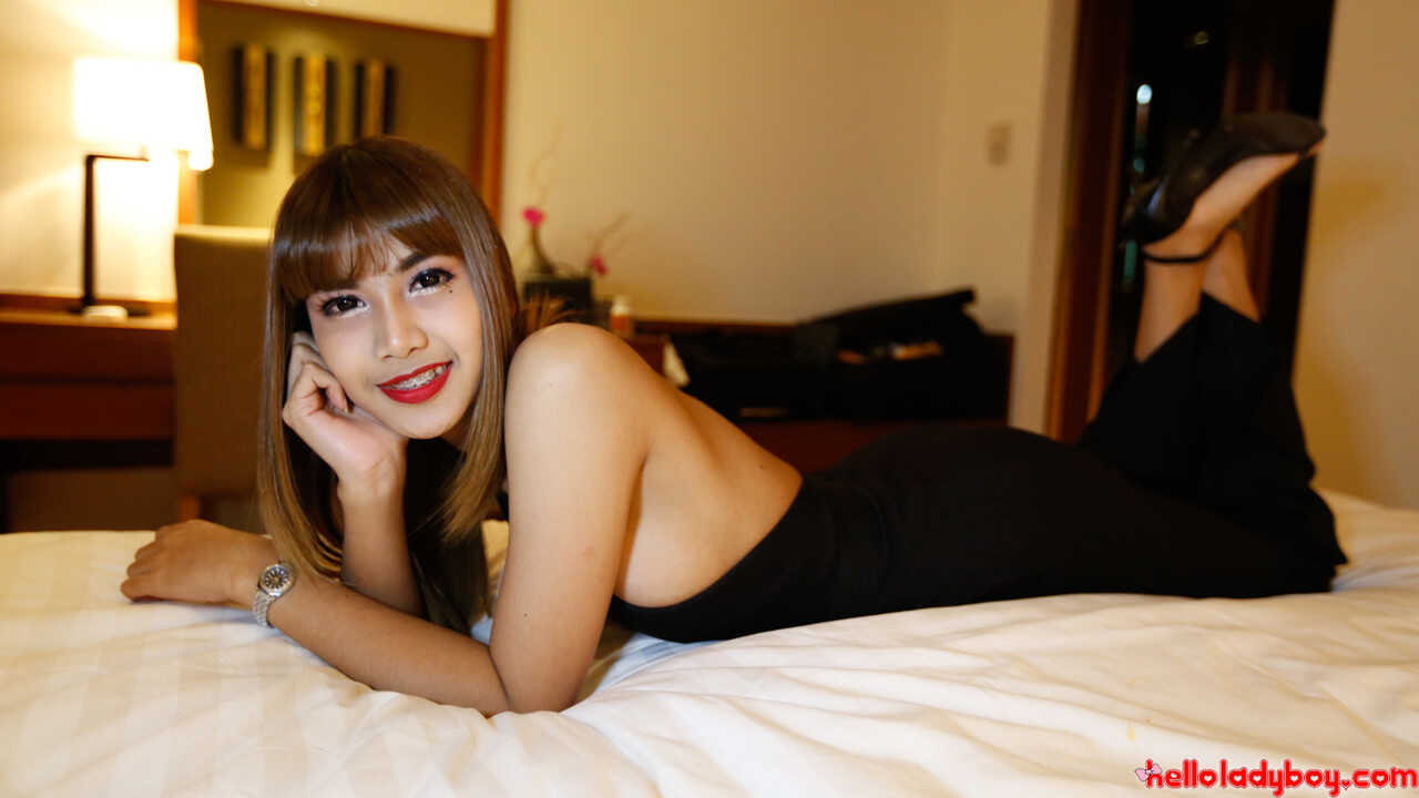 Asian Beauty Unveils Her Tight Shemale Body During A Seductive Striptease - 