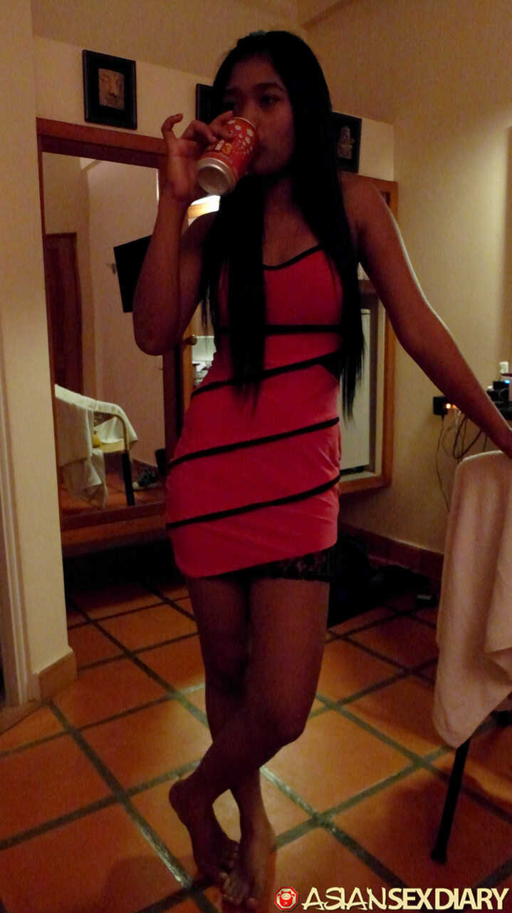 Lyn's Black Hair Seduces the Camera as She Positions Herself for a Spine-Tingling POV Blowjob - LYN