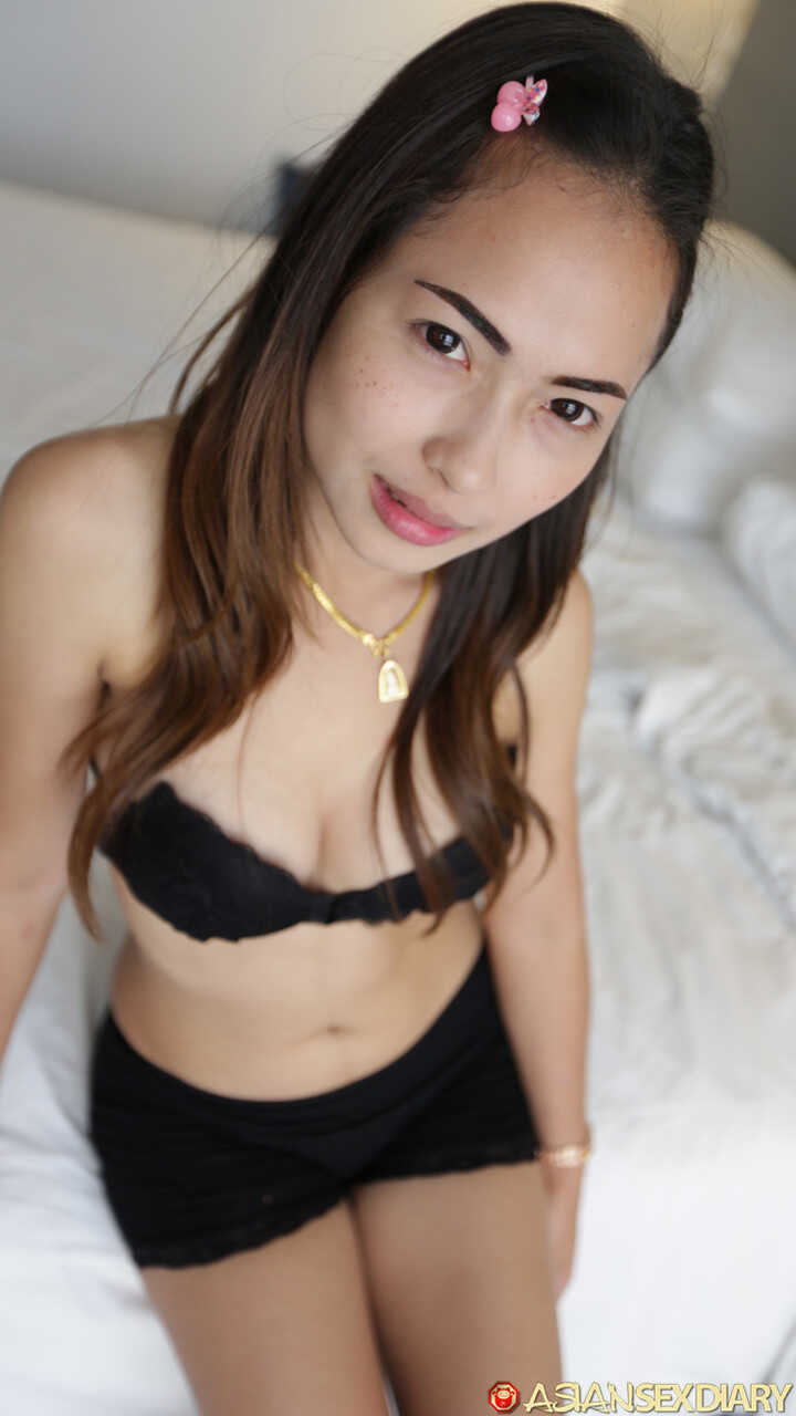 Asian babe Cookie's creamy POV ride and hairy pussy - Cookie