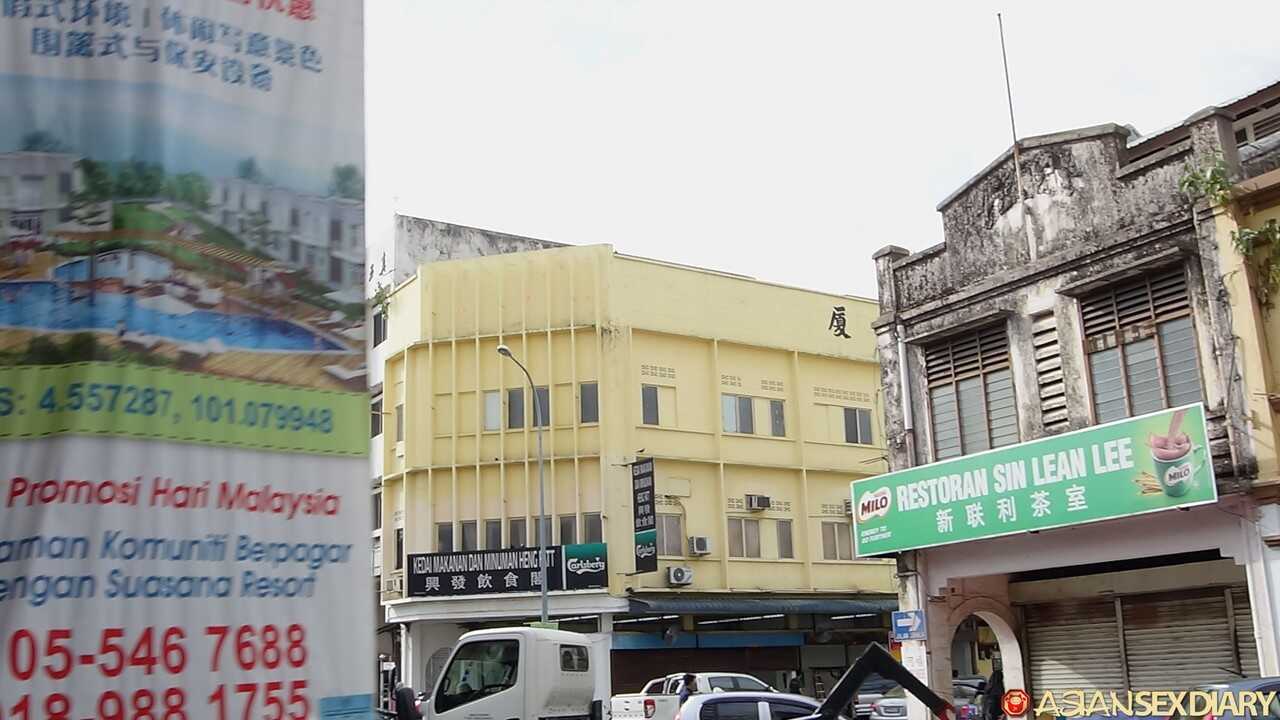 Idayu's Casting Cream Pie Adventure A Tiny Asian MILF Gets Boned and Creampied by a Horny Young Guy - Idayu