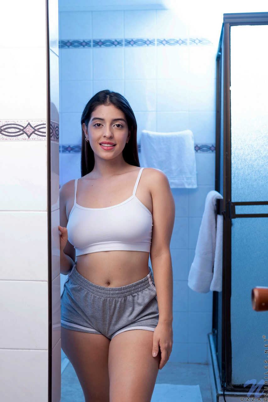 Busty Uzza Flaunts Her Juicy Ass and Tempting Tits in a Steamy Colombian Nights - Uzza Cascade