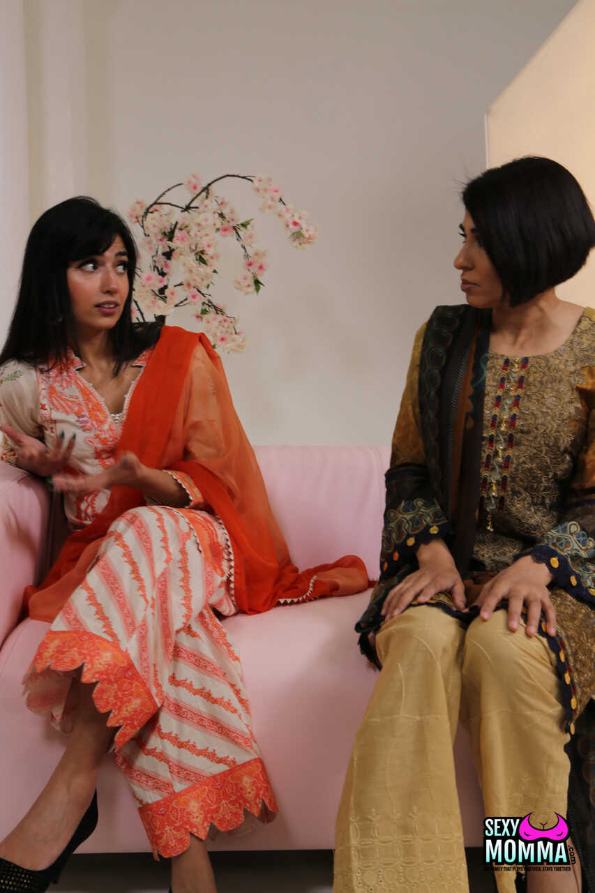 Sweet Sapphic Succulence: Aaliyah and Sahara Go Down on Each Other's Delicious Dildos - Aaliyah Yasin, Sahara Knite