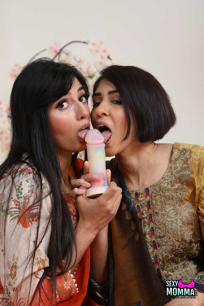 Sweet Sapphic Succulence: Aaliyah and Sahara Go Down on Each Other's Delicious Dildos - Aaliyah Yasin, Sahara Knite