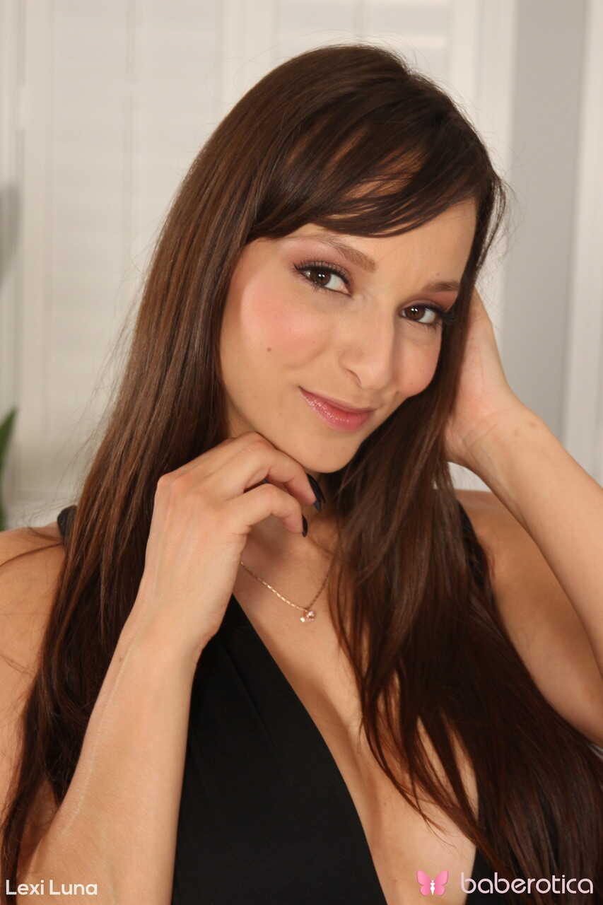 Pretty Lexi Luna shows off her big boobs and toys her coochie while masturbating as a horny mom . - Lexi Luna