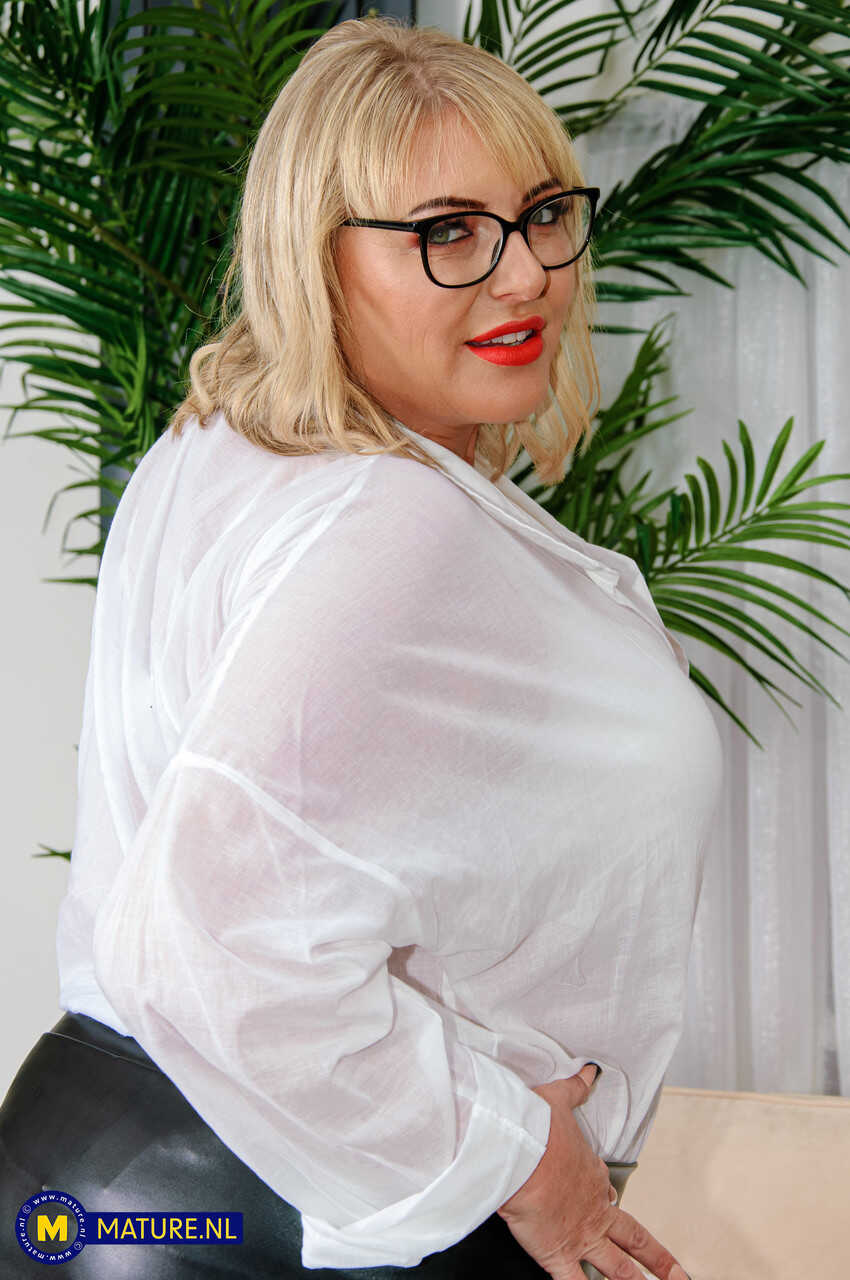 Curvy MILF Dee Melons Flashes her Black Undies while playing with her Big Boobs and Pink Pussy in a Solo Show for Mr. Long...