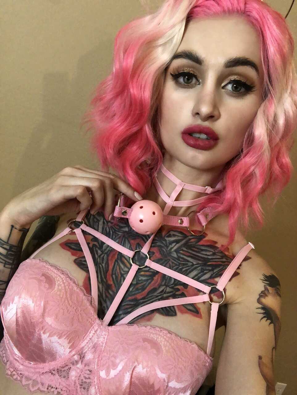 Tatted and Tight: The Perfect Booty of a Beautiful OnlyFans Model - 