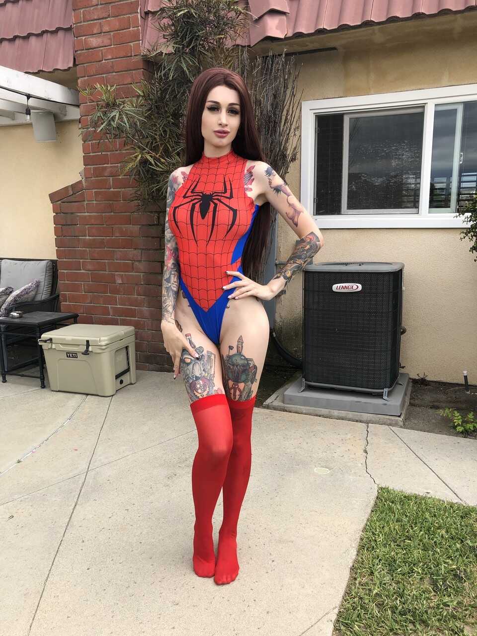 Tatted and Tight: The Perfect Booty of a Beautiful OnlyFans Model - 