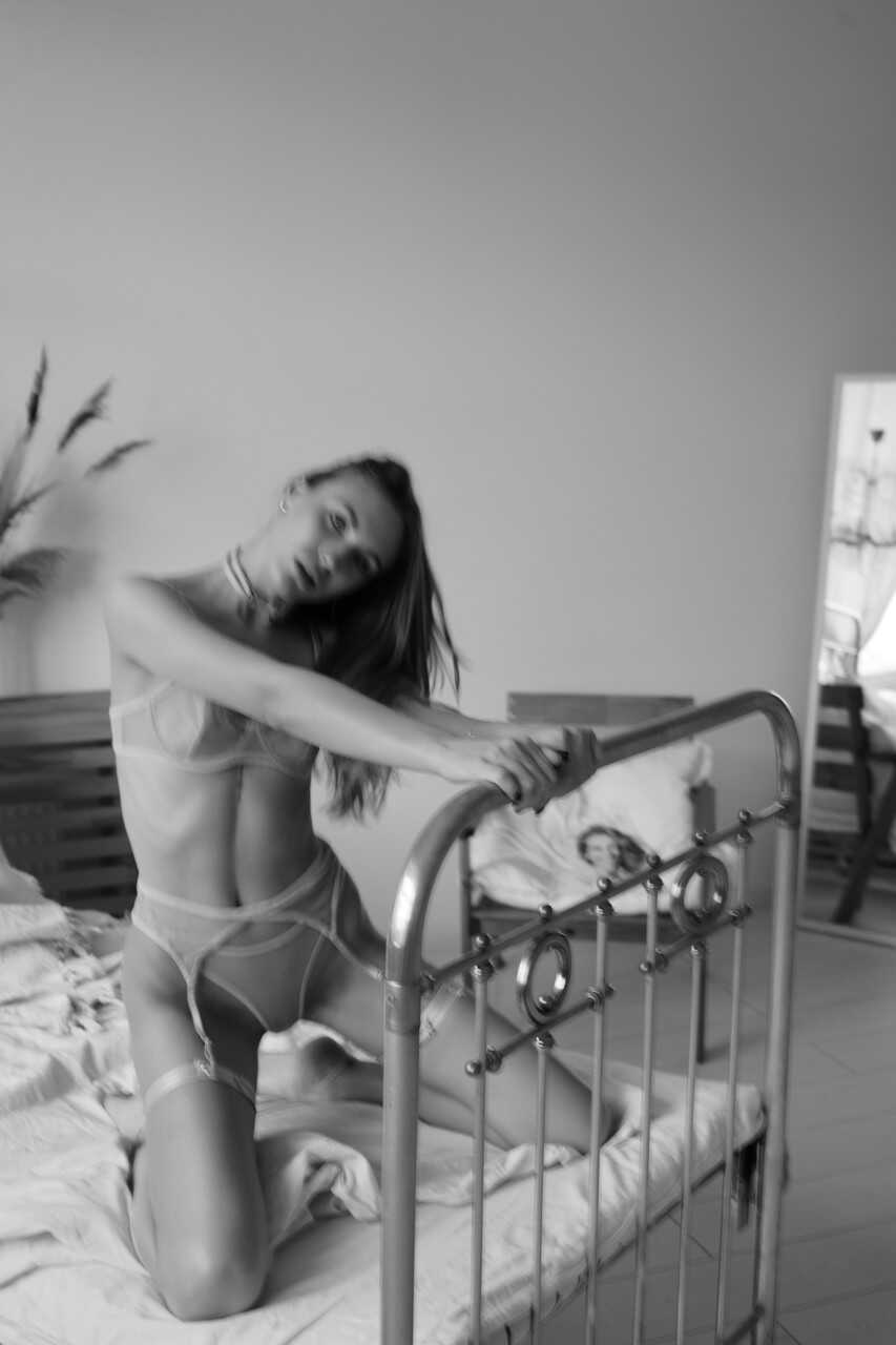Glamorous OnlyFans Doll Mencia Francis Takes You Into Her Bedroom for a Private Lingerie Show! - 