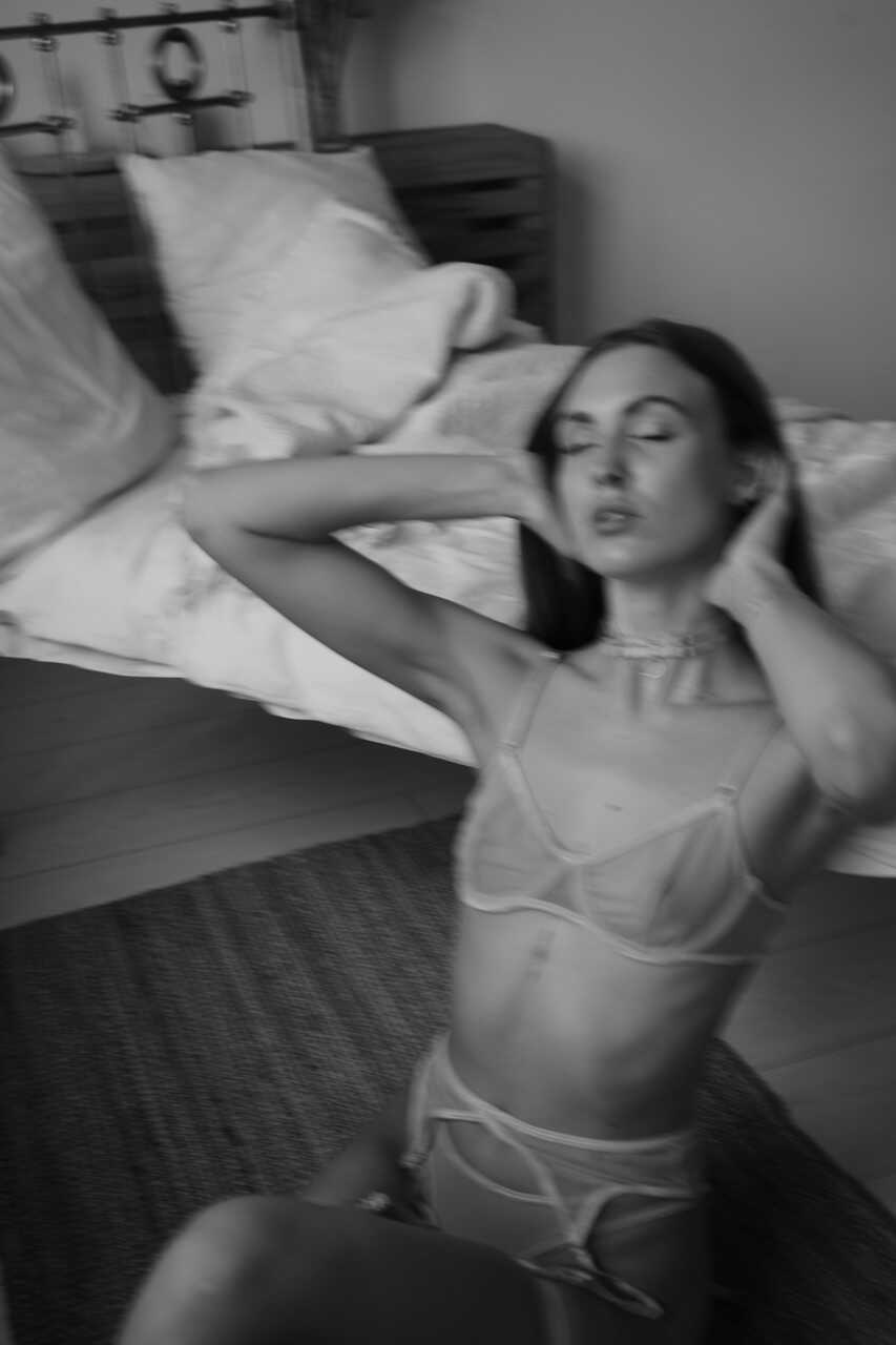 Glamorous OnlyFans Doll Mencia Francis Takes You Into Her Bedroom for a Private Lingerie Show! - 