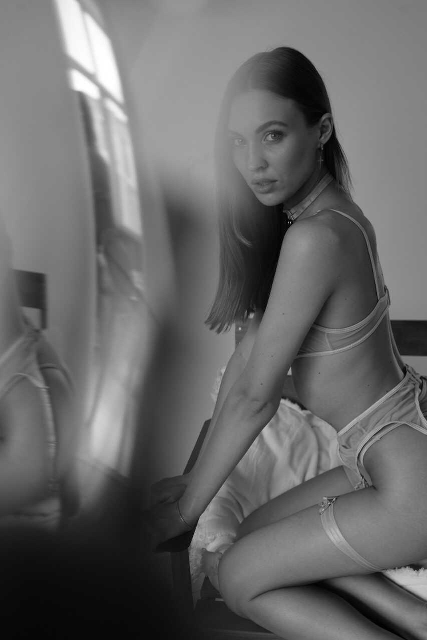 Glamorous OnlyFans Doll Mencia Francis Takes You Into Her Bedroom for a Private Lingerie Show!