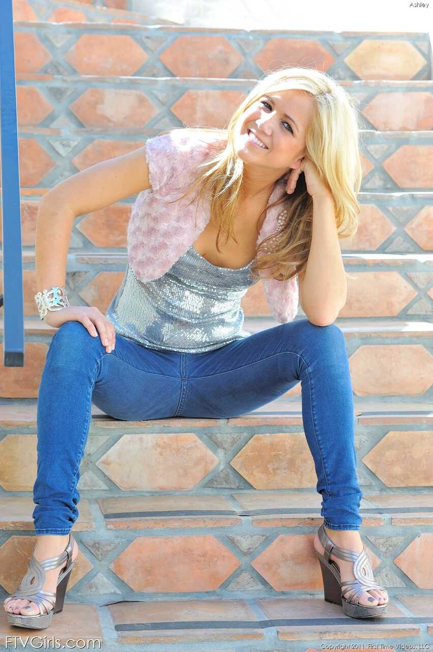 Public Masturbation with Ashley Abbott Blue Jeans Off! - Ashley Abbott