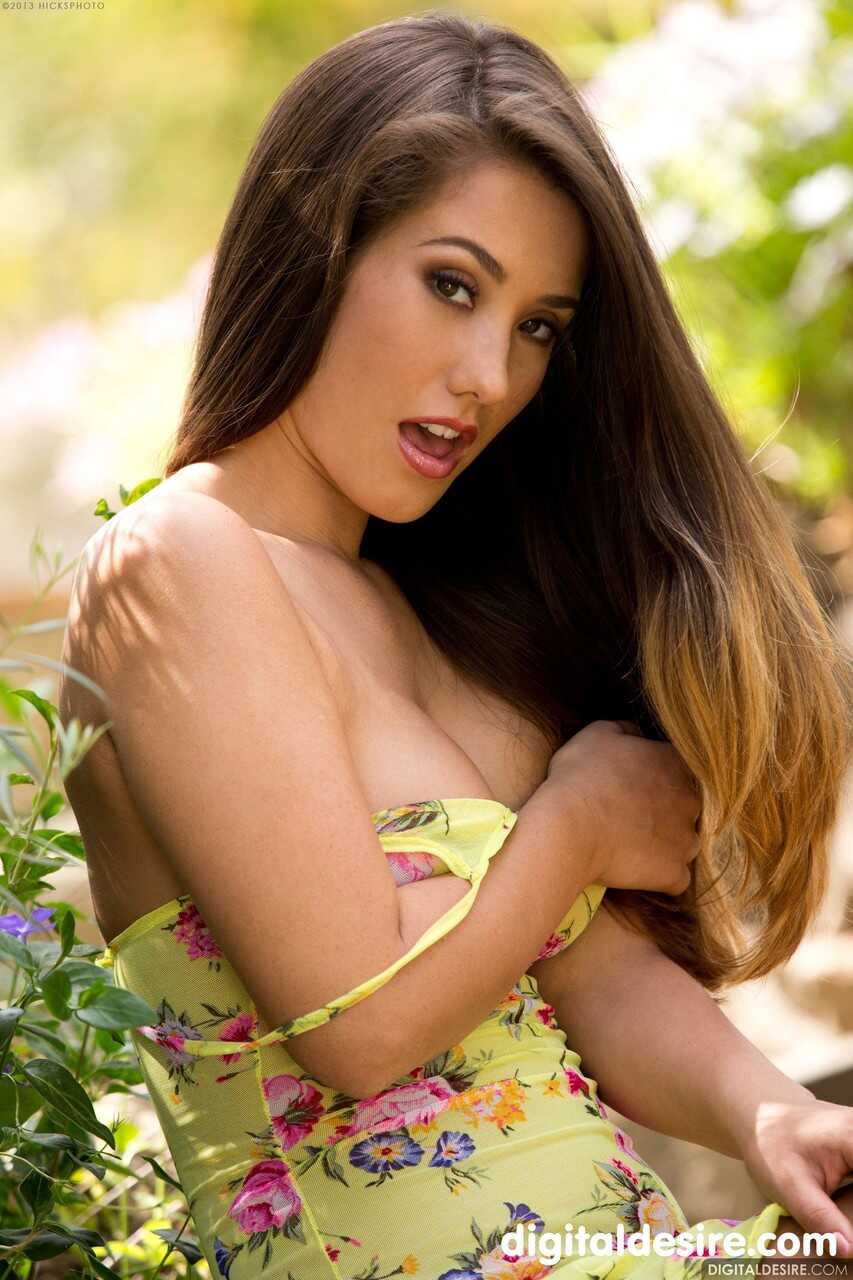 Eva Lovia's Shaved Pussy Playtime in the Great Outdoors: A Trimmed Pussy, Perfect Body, Hot Naked Women and Tight Tee...