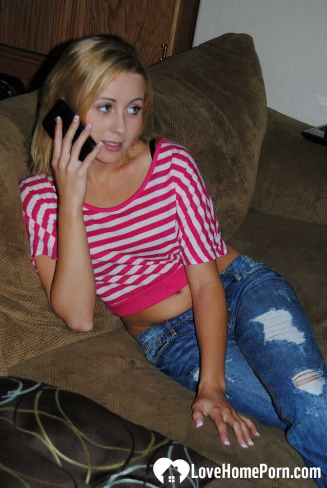 Mae's Lovely Tits and Shaved Cunt An Amateur Homemade First Time Experience - Mae Meyers