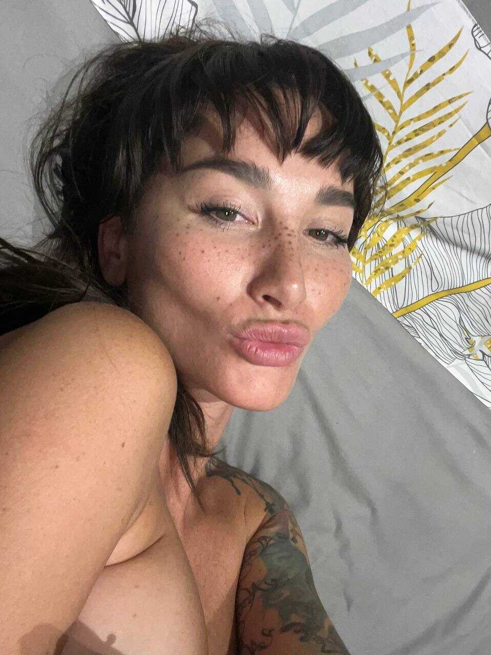 Angelic Selfies: The OnlyFan's Amateur Beauty Taking Sexy Self-Portraits - 