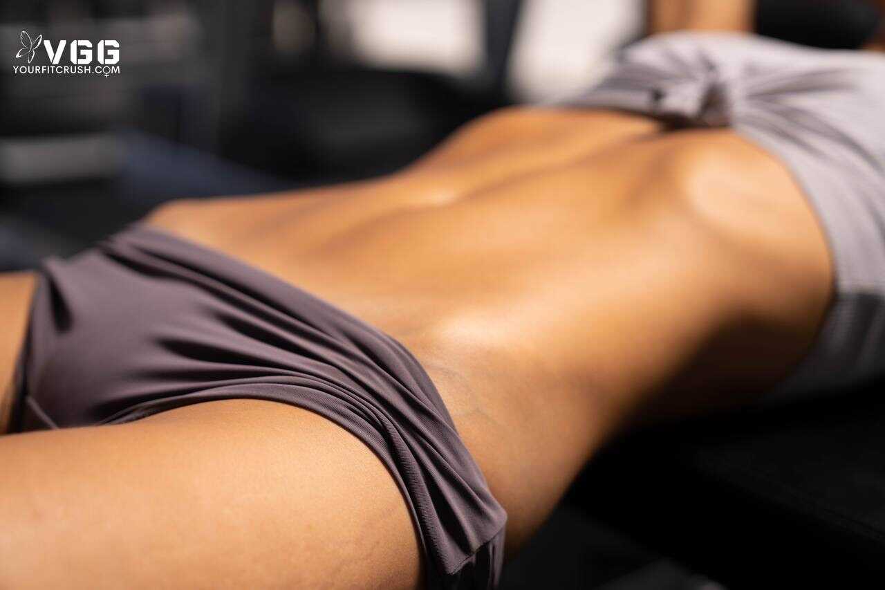 Skinny Fitness Babe Sweating In Her Sports Bra And Shorts - 