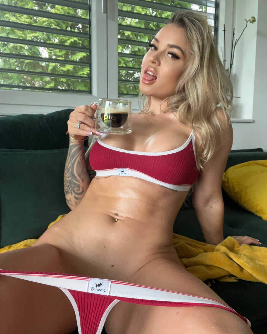 Blonde Beauty Flaunts Her Voluptuous Curves In A Sexy Bikini