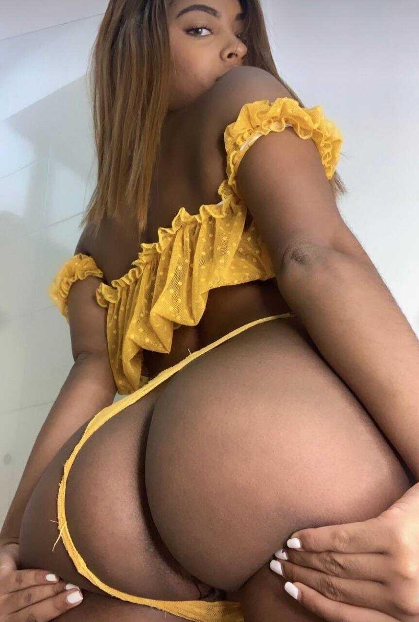Black Love: The Sultry Solo of a Sexy Amateur with a Shiny Round Bum and Thigh Gap - 