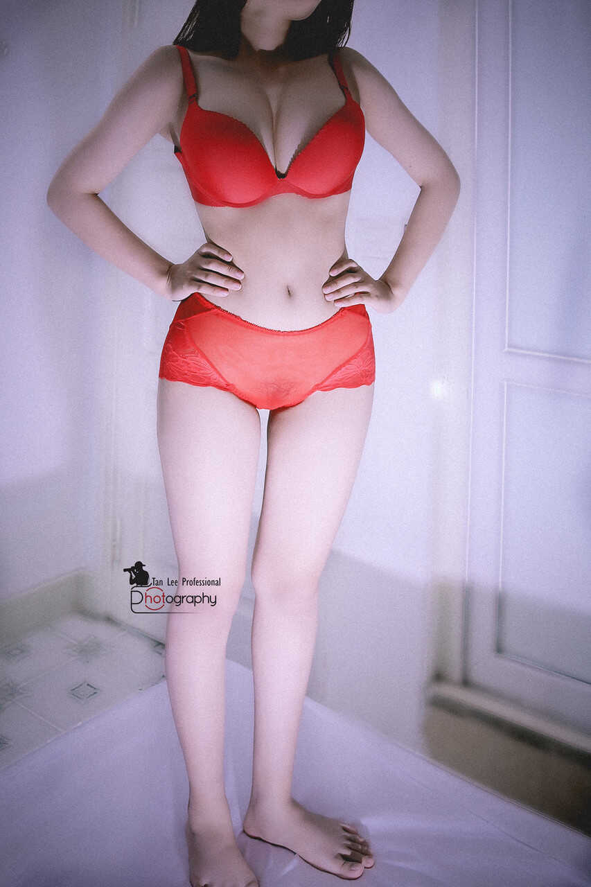 Exotic Vietnamese Bombshell Flaunts Curvy Booty and Teases in Naughty Lingerie - 