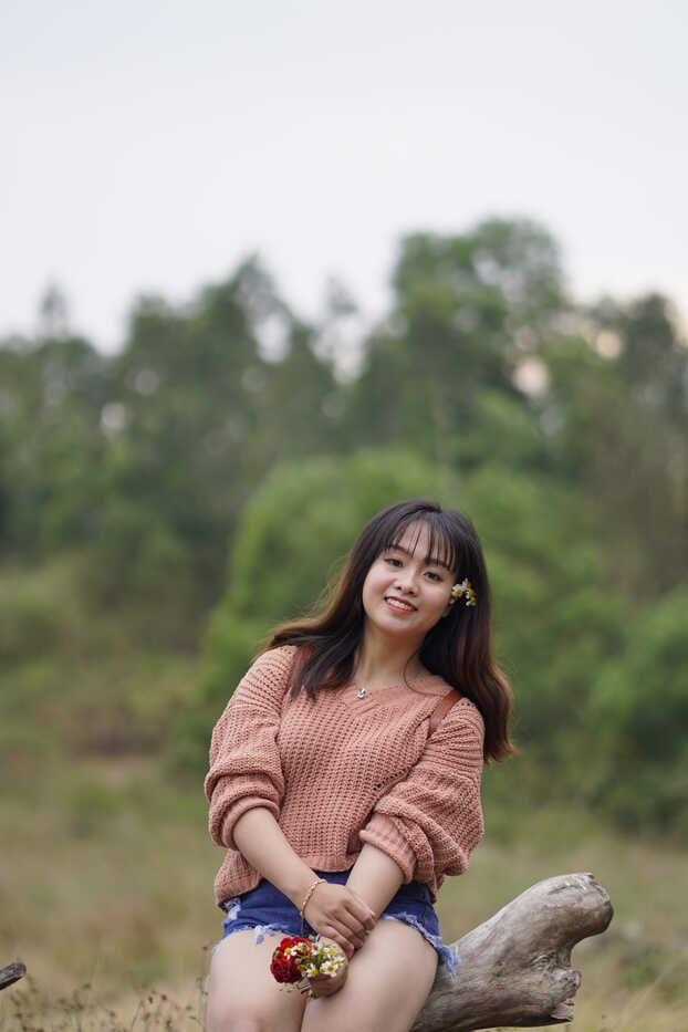 Exotic Asian beauty struts in teeny denim shorts and comfy sweater, steaming up the streets! - 