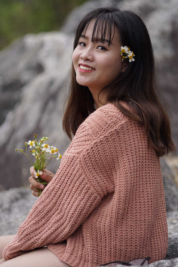 Exotic Asian beauty struts in teeny denim shorts and comfy sweater, steaming up the streets! - 