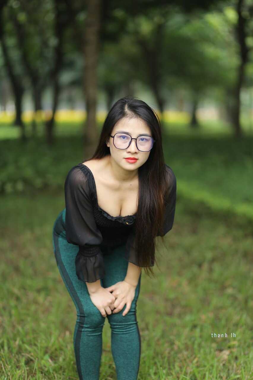 Naughty Asian Bookworm: Elena's Glasses Erotica