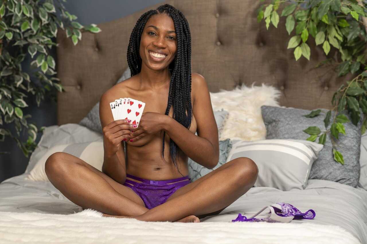 Sexy Bentbox: The Ebony Legged Teen