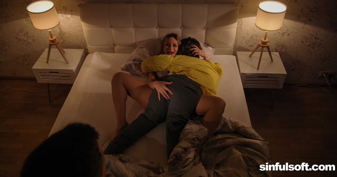 Blonde MILF Karina King Takes Charge with a Steamy Fuck Session after Getting Her Pussy Licked by Charlie Dean - Karina Ki...
