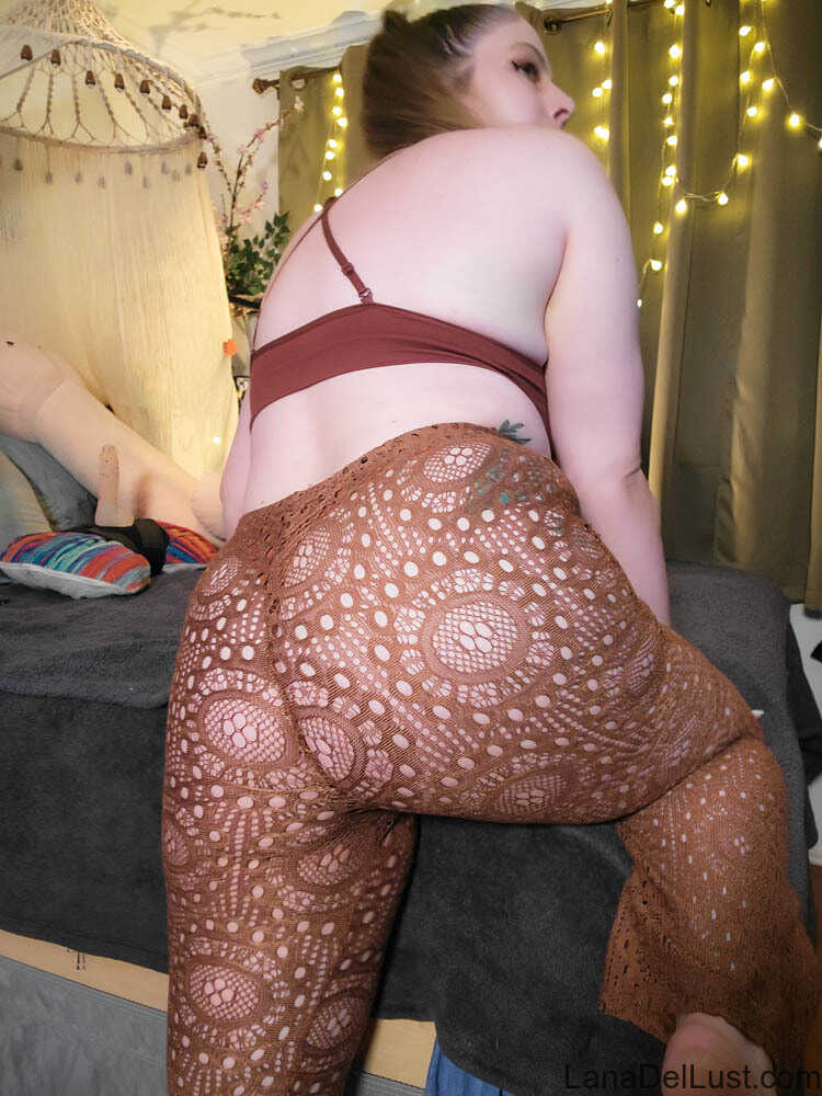 Big and Beautiful Lana Del Lust Shows Off Her Huge Tits and Fat Ass in a Naughty Photoshoot - Lana Del Lust