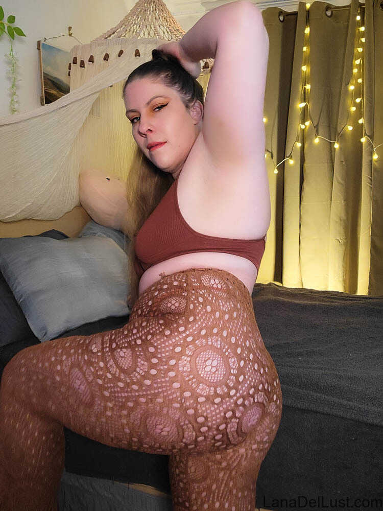 Big and Beautiful Lana Del Lust Shows Off Her Huge Tits and Fat Ass in a Naughty Photoshoot - Lana Del Lust
