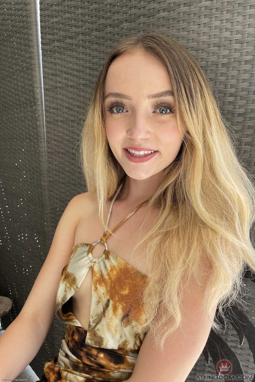 Exposing Her Sweet Blonde Amateur Nakedness: Maria Kazi's Perfect Pink Twat and Beautiful Feet - Maria Kazi