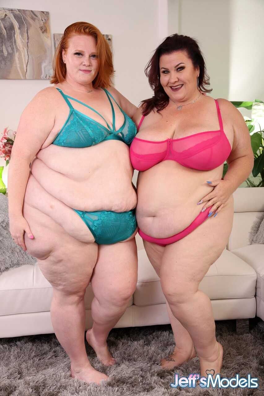 Lady Loving: Jeff's Curvy Models Fucking on the Beach with a Gorgeous Redhead - Julie Ginger, Lady Lynn