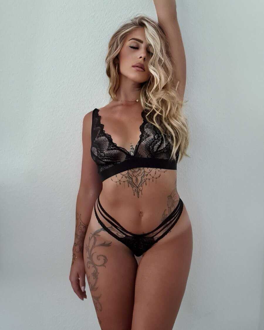 Ink My Skin, Ink My Pleasure: Hailee Summer's Tattooed Body Takes Center Stage in a Solo Show - 